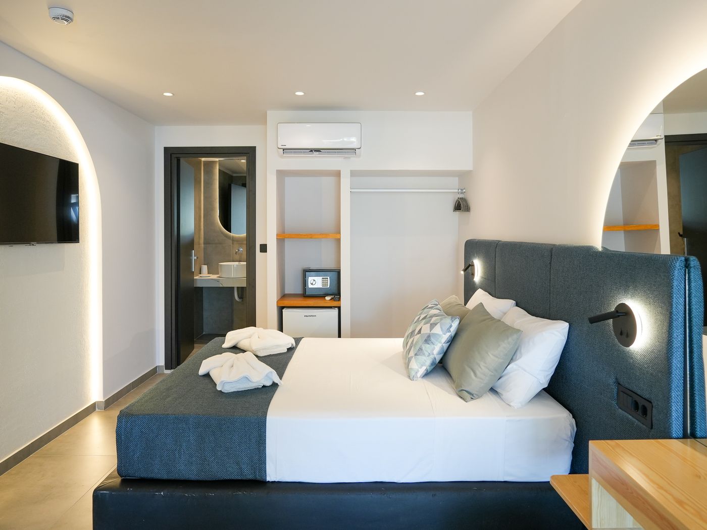 Deluxe Double Room Land View